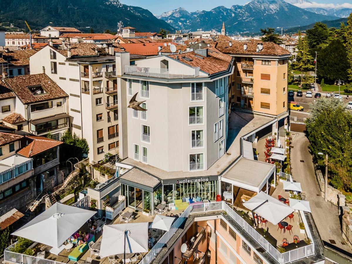 Suites Hotel Astor Belluno Bagian luar foto