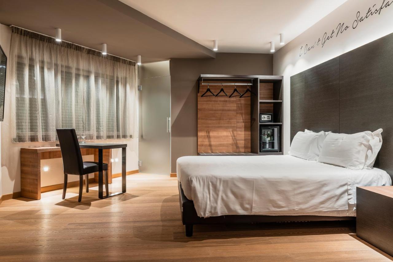 Suites Hotel Astor Belluno Bagian luar foto