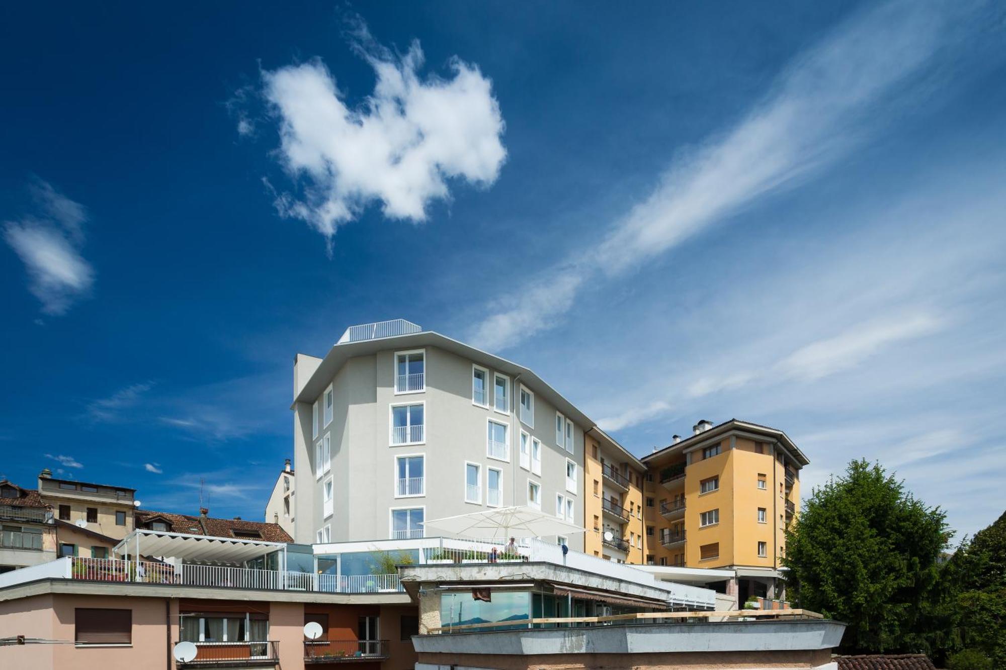 Suites Hotel Astor Belluno Bagian luar foto